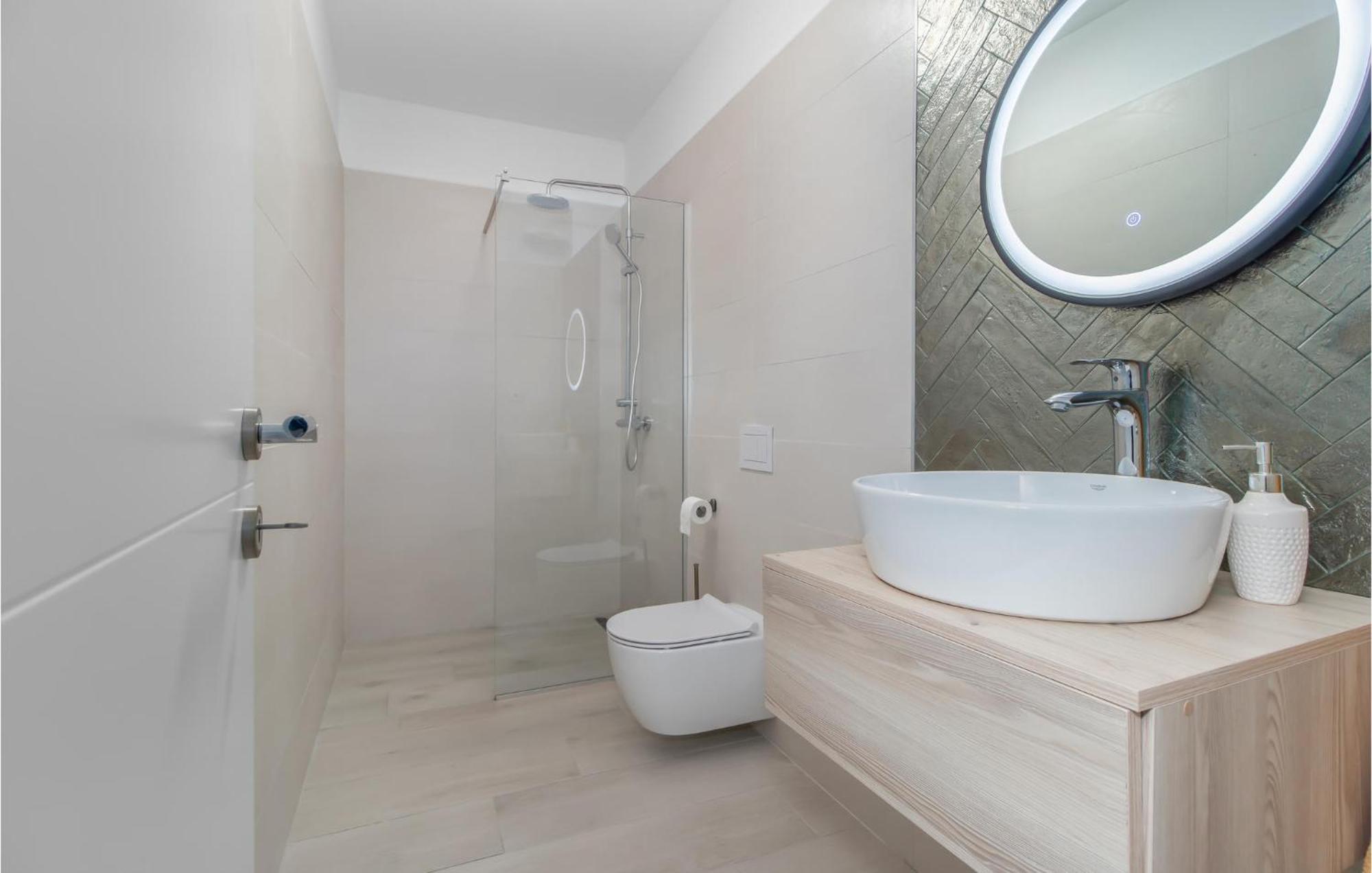 Pet Friendly Home In Smrika With Kitchen المظهر الخارجي الصورة