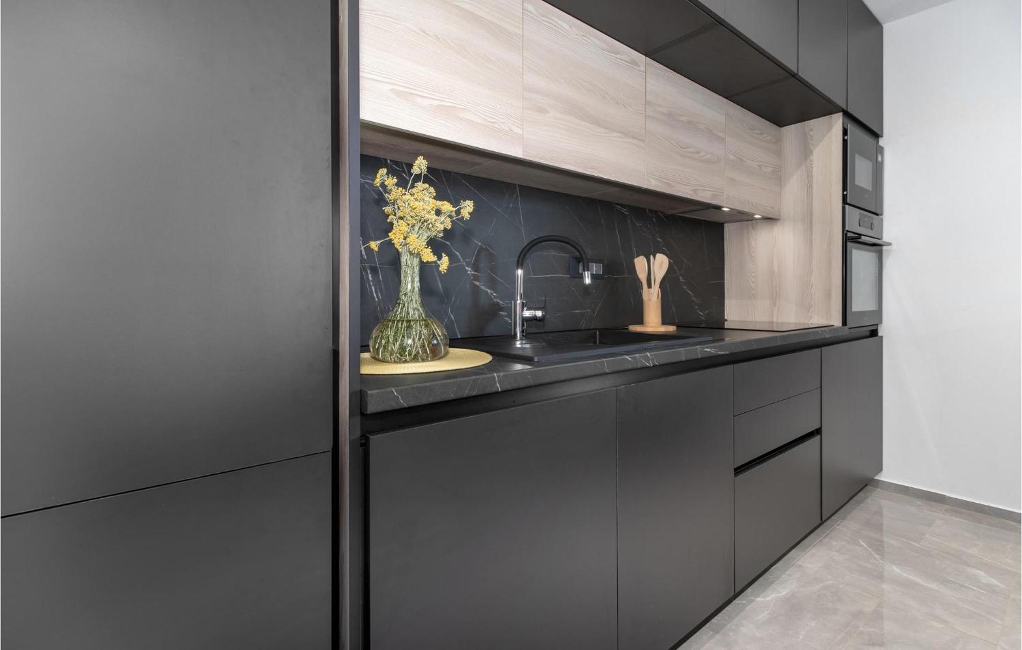 Pet Friendly Home In Smrika With Kitchen المظهر الخارجي الصورة